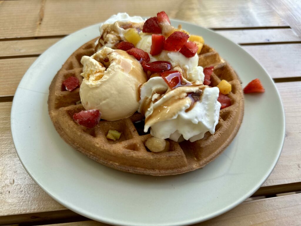 Home-made waffles at the café by the spring of love in Panagia on Thassos