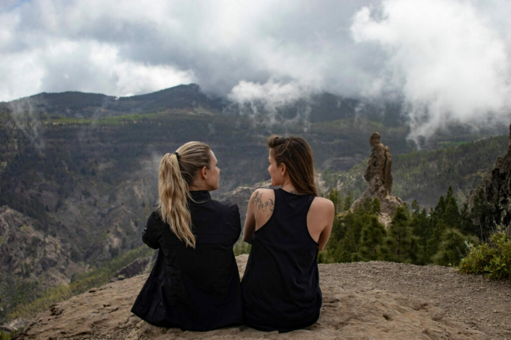 View from Roque Nublo into a valley with clouds